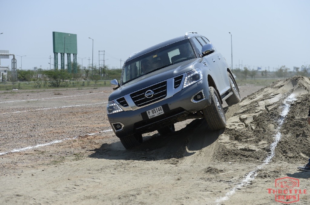 Highlight of the Nissan Carnival-The Nissan Sunny with its modern design, excellent performance and stylish comfort, at the performance track(6)