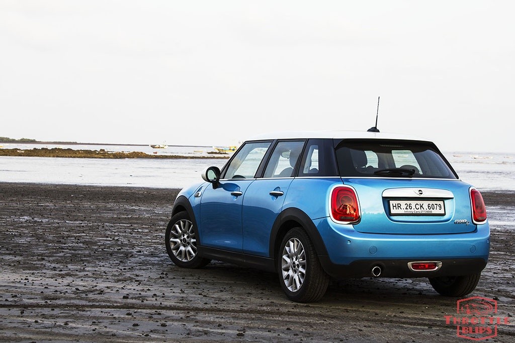 2015 MINI Cooper 5-Door and 3-Door - Side