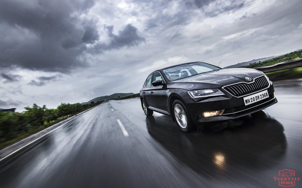 2016_skoda_superb_01