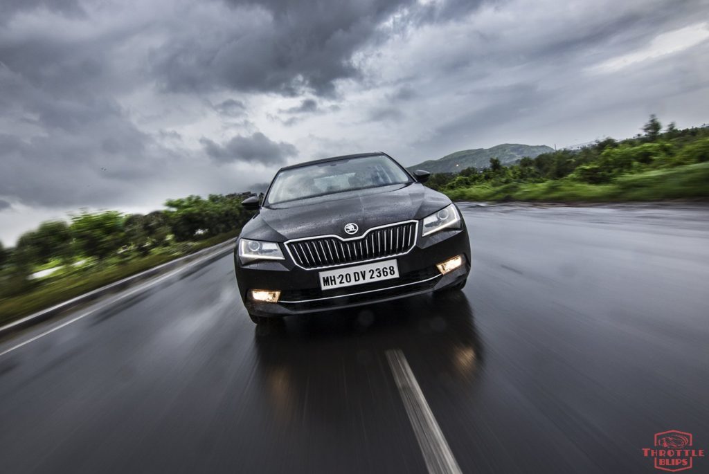 2016_skoda_superb_02