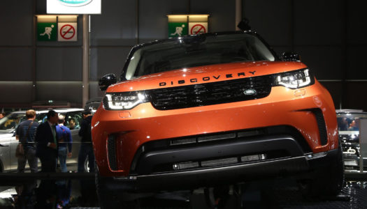 Photo Gallery: 2017 Land Rover Discovery at Paris Motor Show