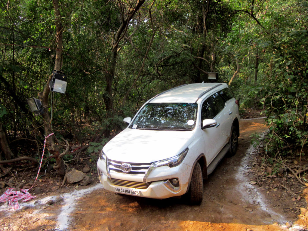 toyota_fortuner_4x4_boot_camp_06