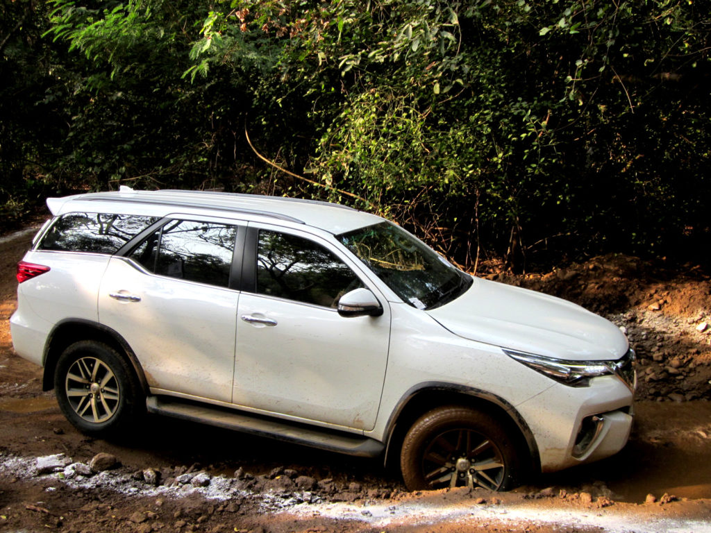 toyota_fortuner_4x4_boot_camp_07