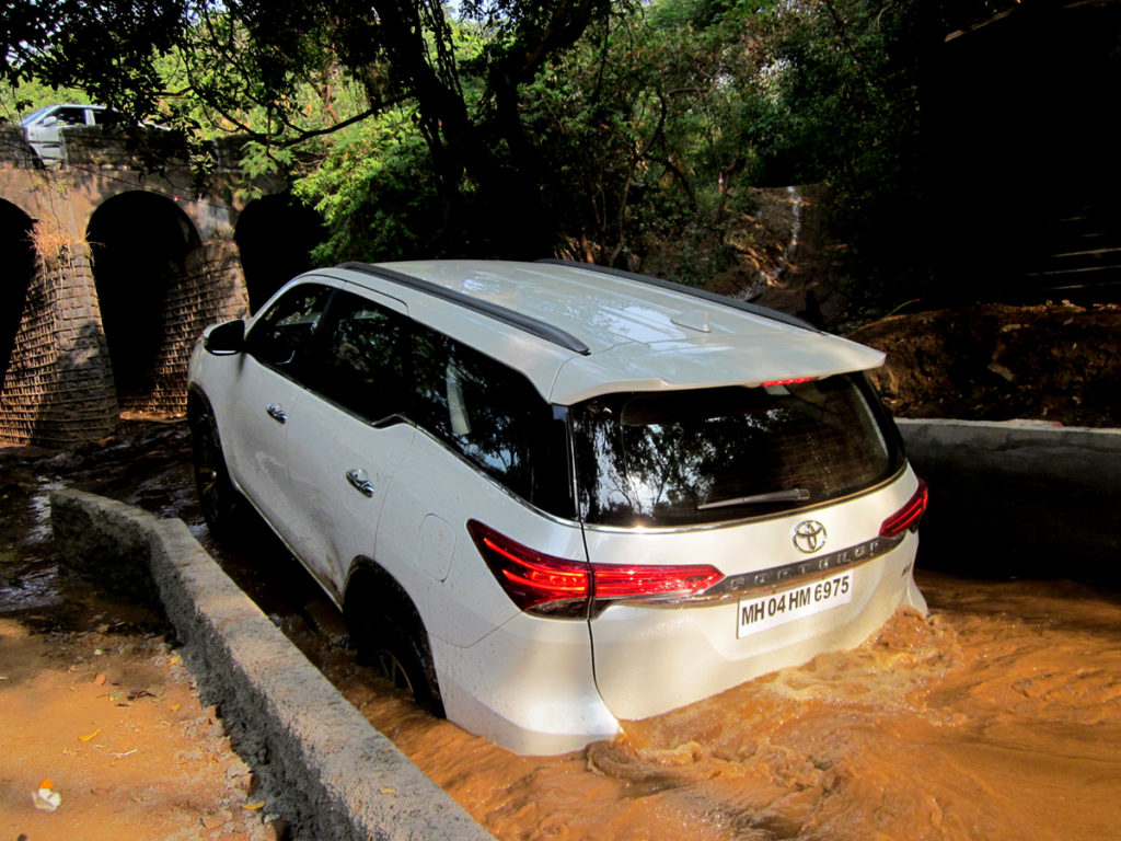 toyota_fortuner_4x4_boot_camp_11