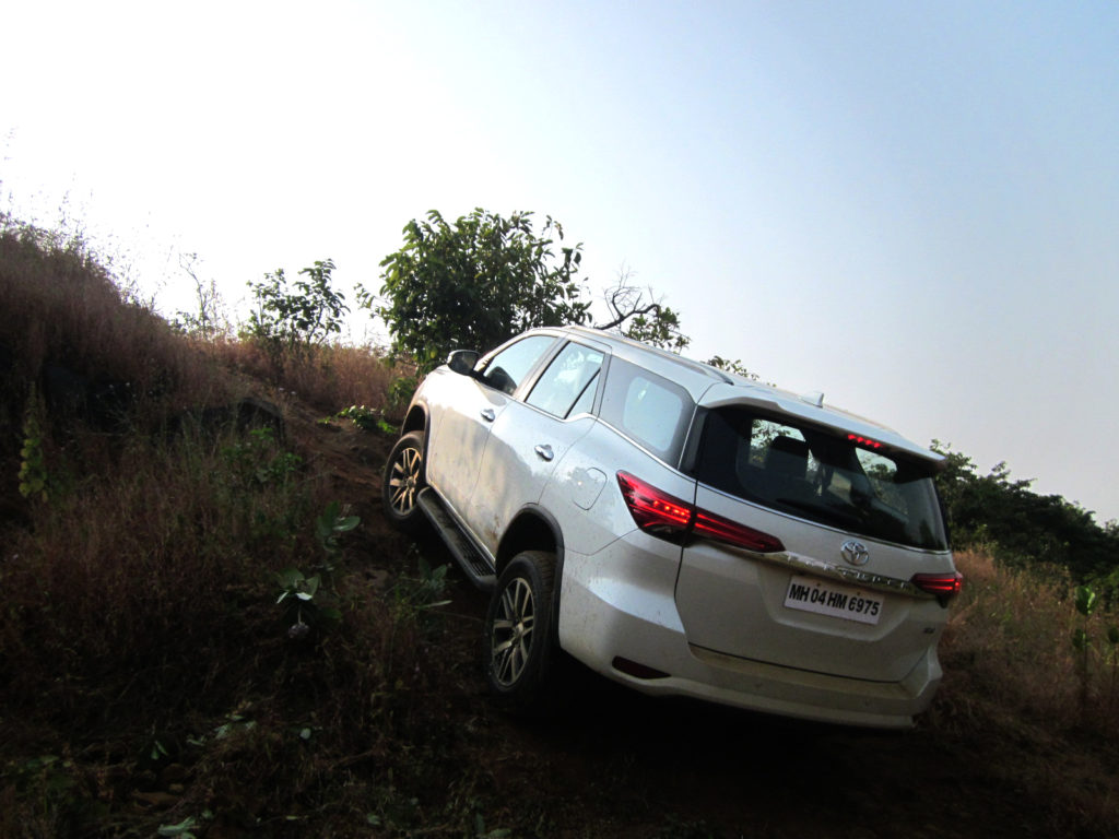 toyota_fortuner_4x4_boot_camp_15