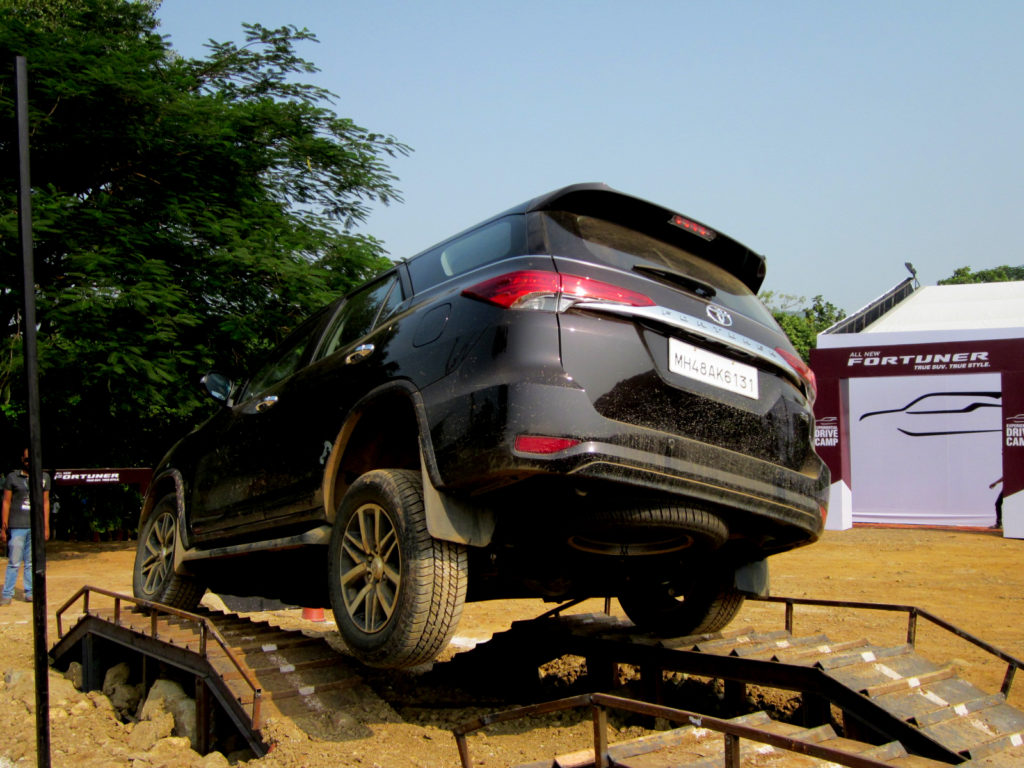 toyota_fortuner_4x4_boot_camp_25