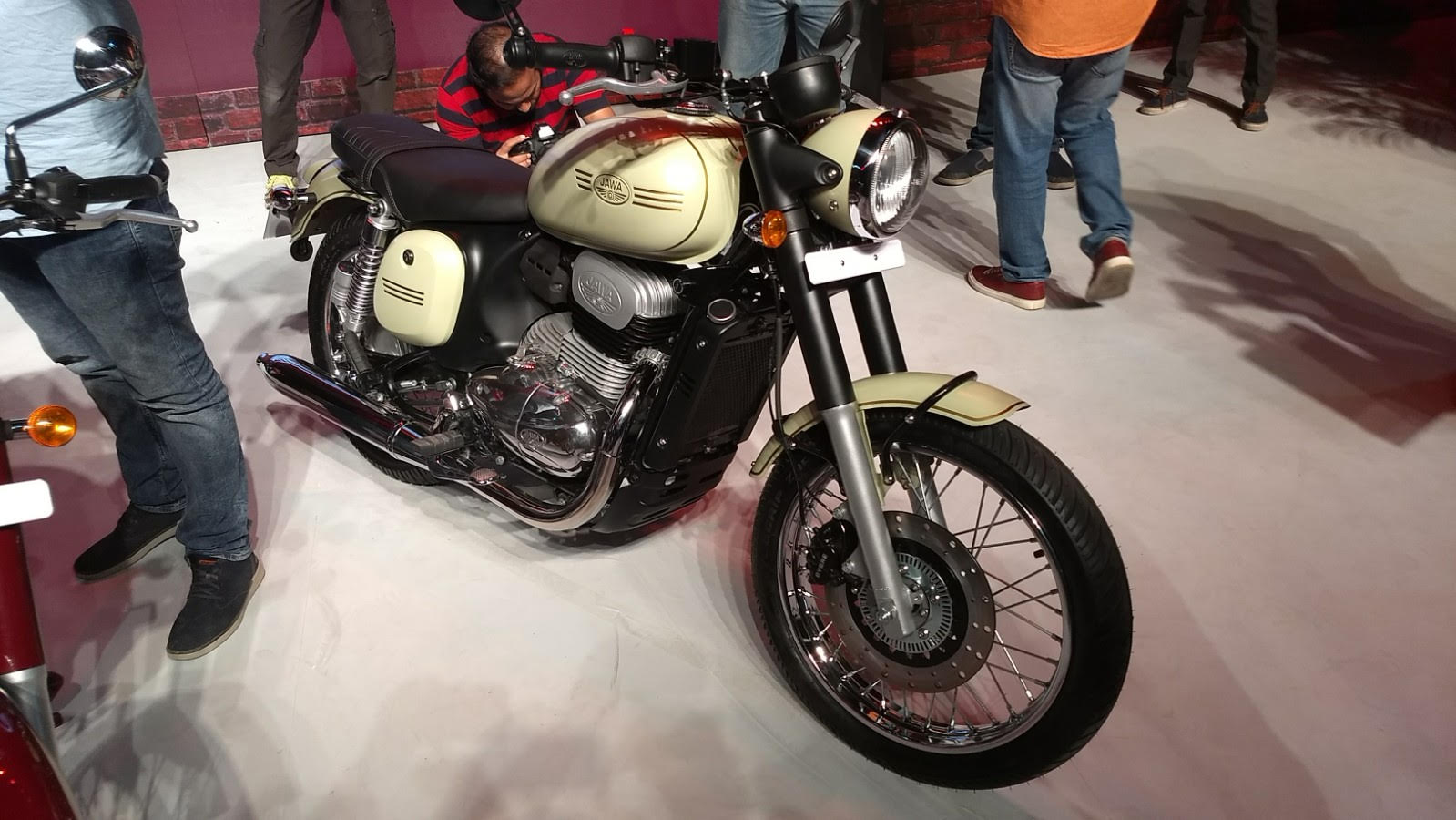 jawa bike battery price