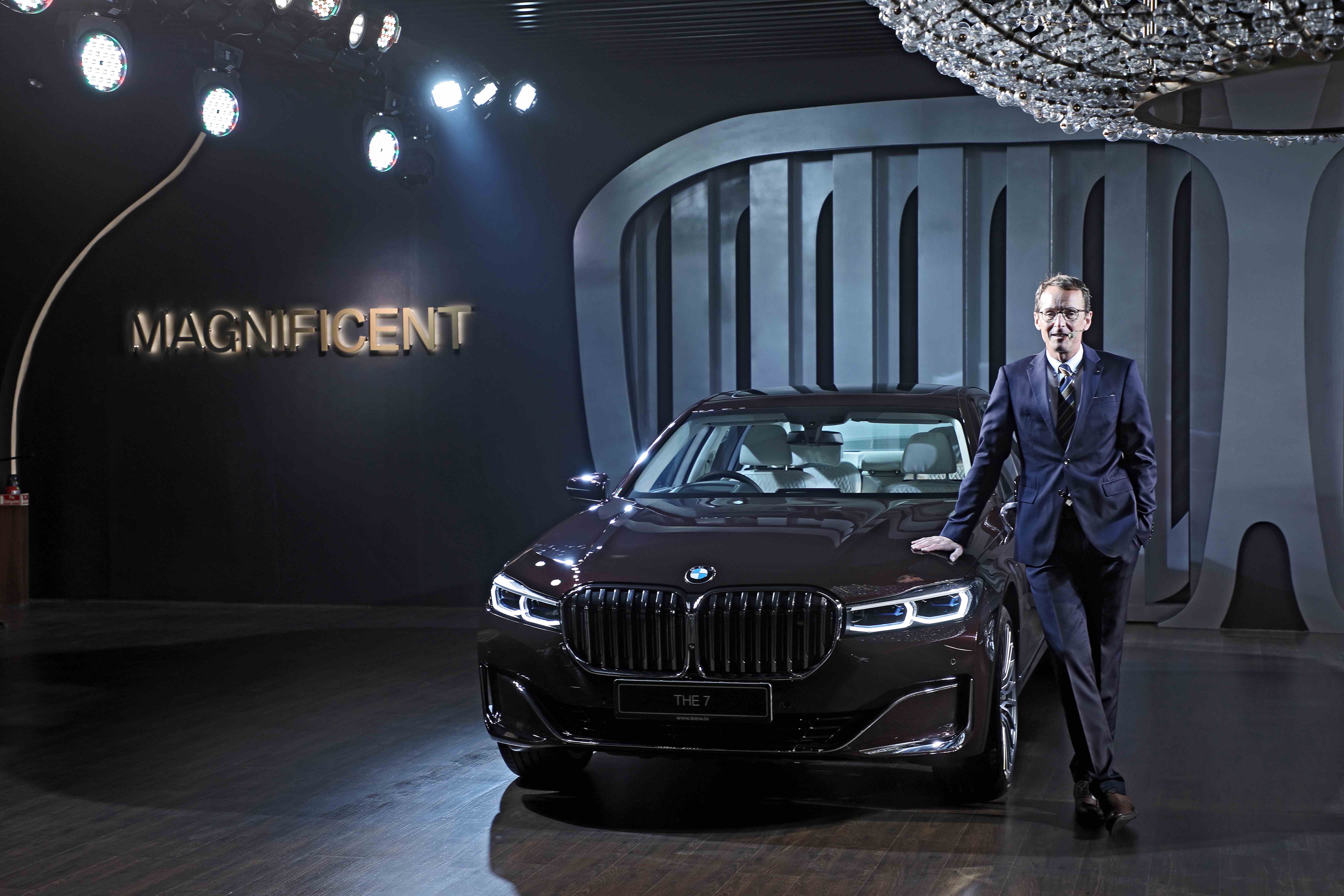 2019 BMW 7 Series facelift launched. Prices start at Rs. 1.22 crore