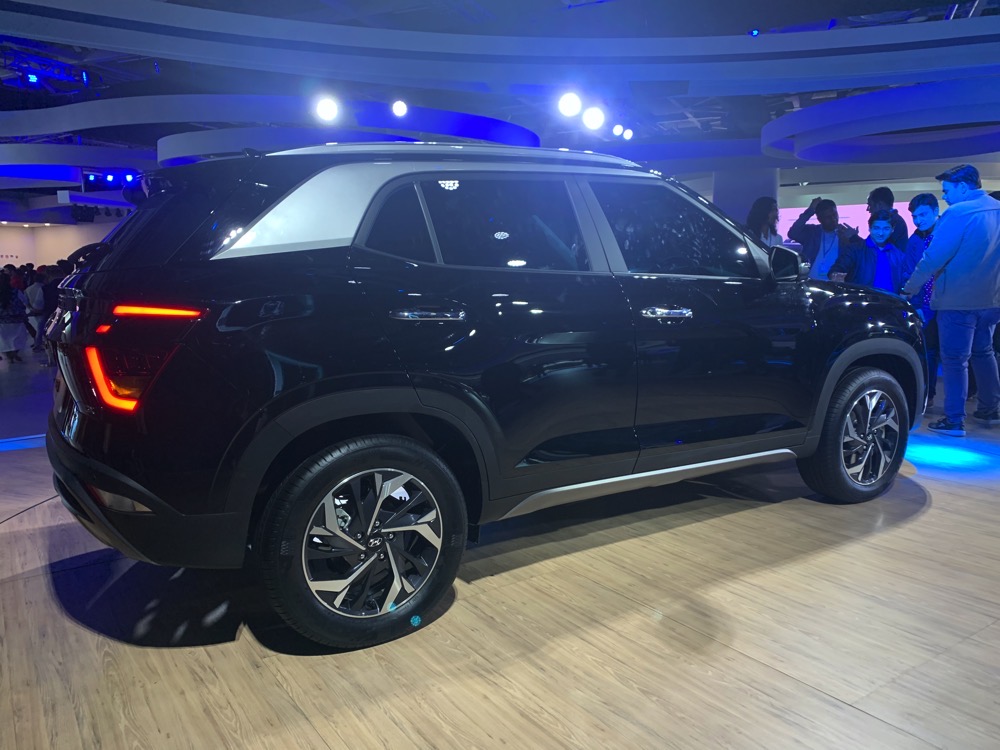 Hyundai creta diamond cut outlet alloy wheels price